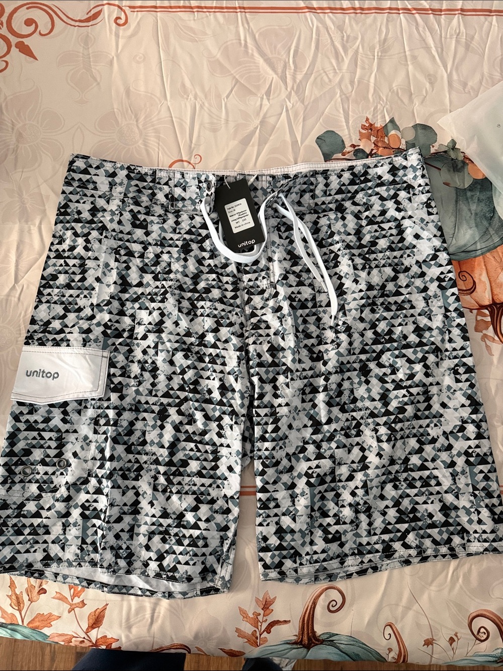 Unitop Men’s Black & White Geometric Swim Board Shorts